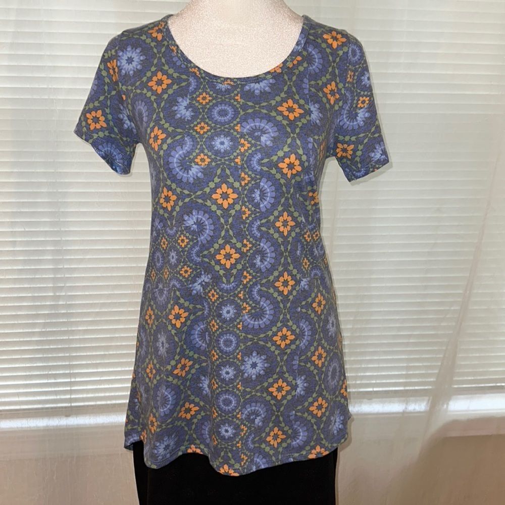 LuLaRoe XS Irma Indigo Blue Green Gold Gray Short Sleeve High Low Crew Tee Top